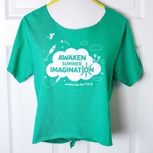 Green Cropped T-Shirt Tie Back Yoga Graphic Tee